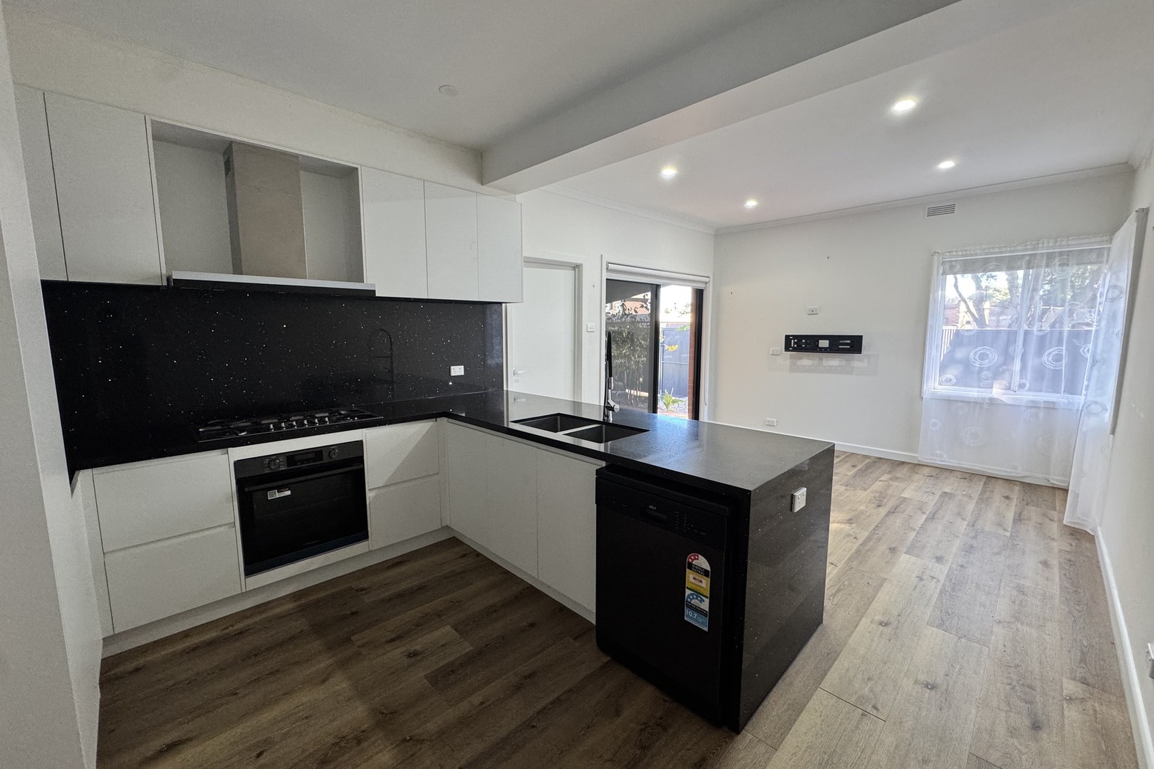 69 Tarana Avenue, Glenroy, VIC 3046, Glenroy - Thumbnail 4