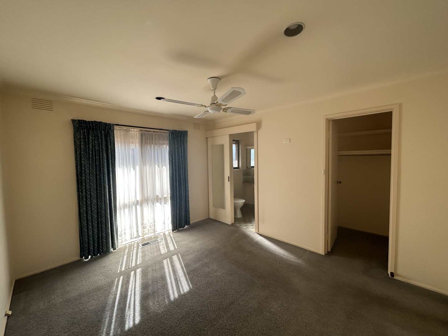 69 Wattletree Road, Ferntree Gully, VIC 3156, Ferntree Gully - Thumbnail 4