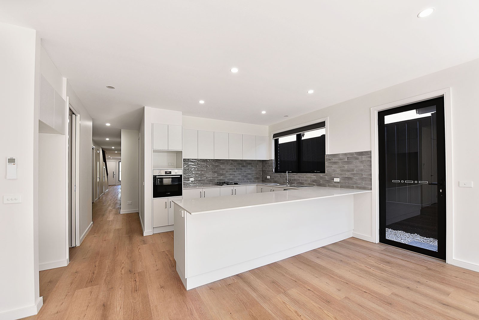 6A Grandview Rd, Niddrie, VIC 3042, Niddrie - Thumbnail 3