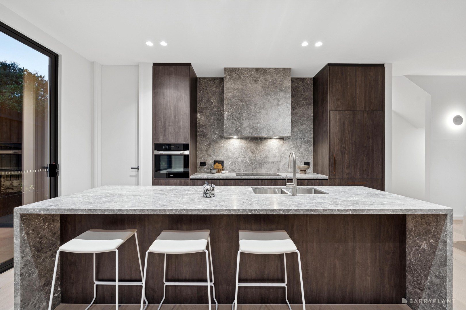 6a Ross Street, Doncaster East, VIC 3109 - Thumbnail 2 - 06/11/2025