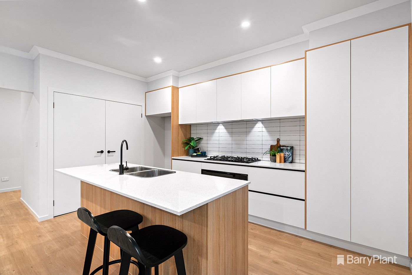 6B Woodpecker Pass, Chirnside Park, VIC 3116, Chirnside Park - Thumbnail 2