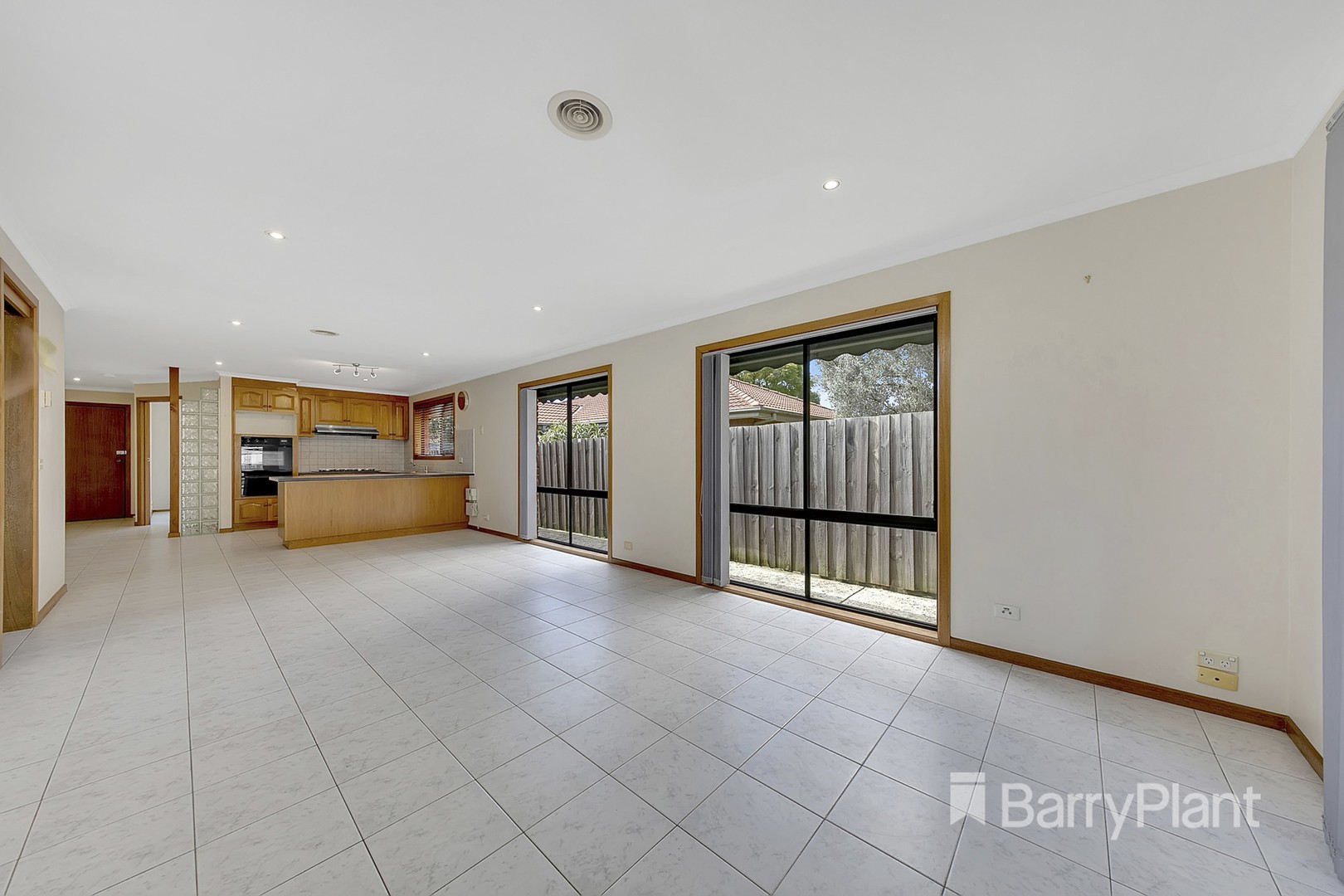 6B Yunupingu Court, Mill Park, VIC 3082, Mill Park - Thumbnail 2