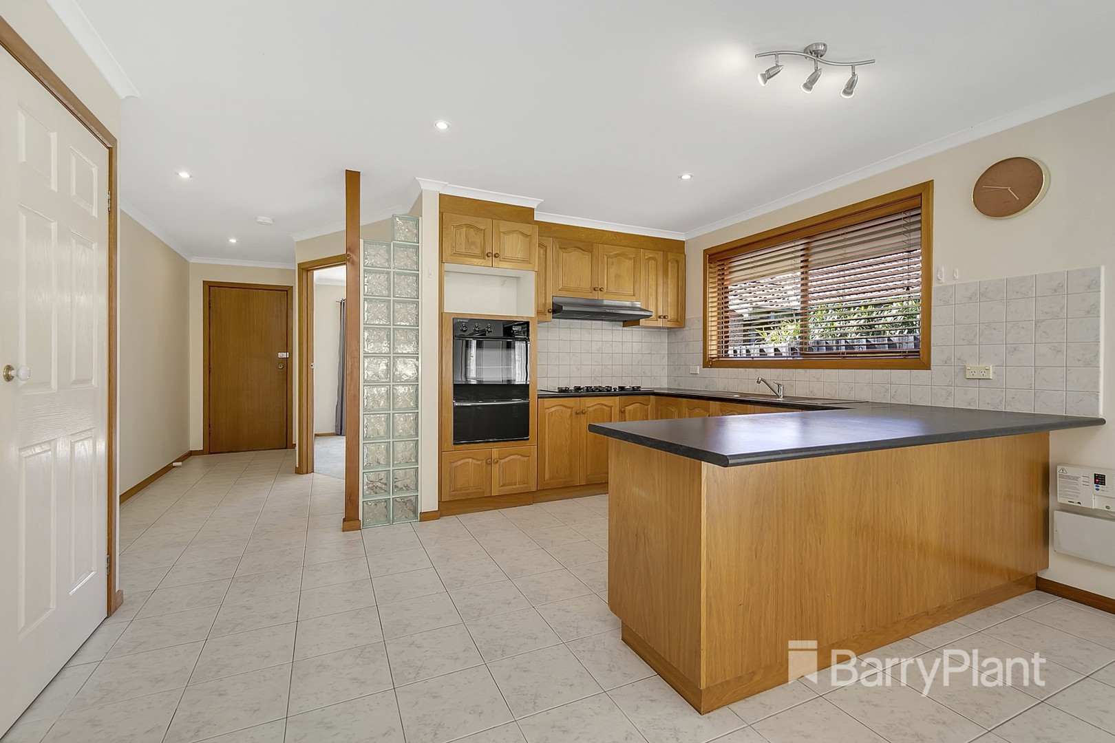 6B Yunupingu Court, Mill Park, VIC 3082, Mill Park - Thumbnail 4