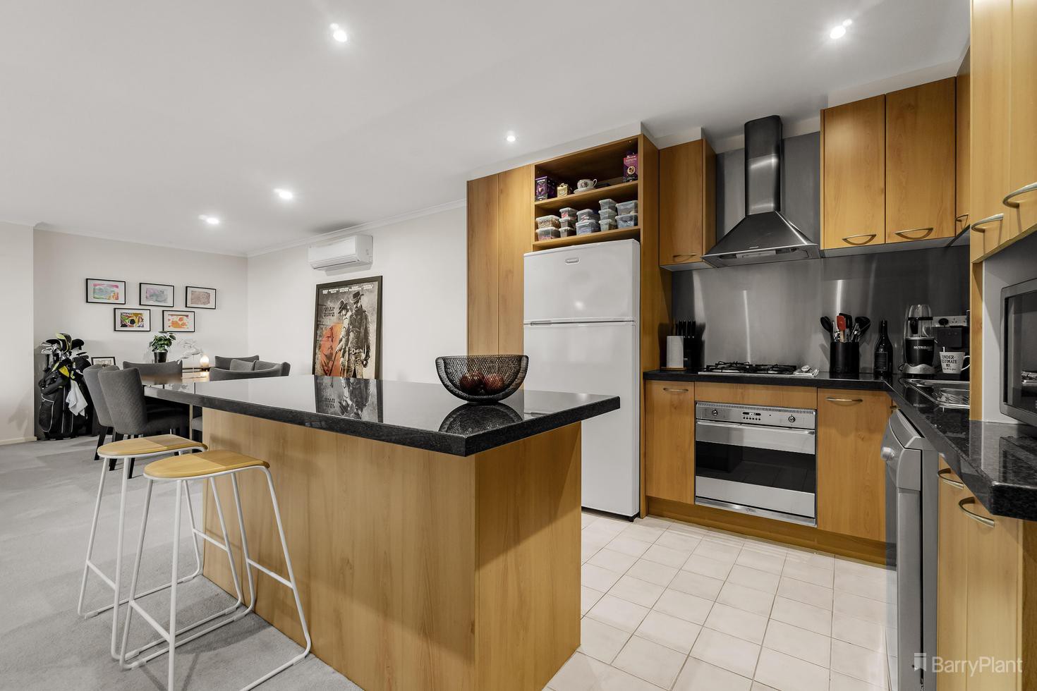 7/3 Sovereign Point Court, Doncaster, VIC 3108, Doncaster - Thumbnail 3