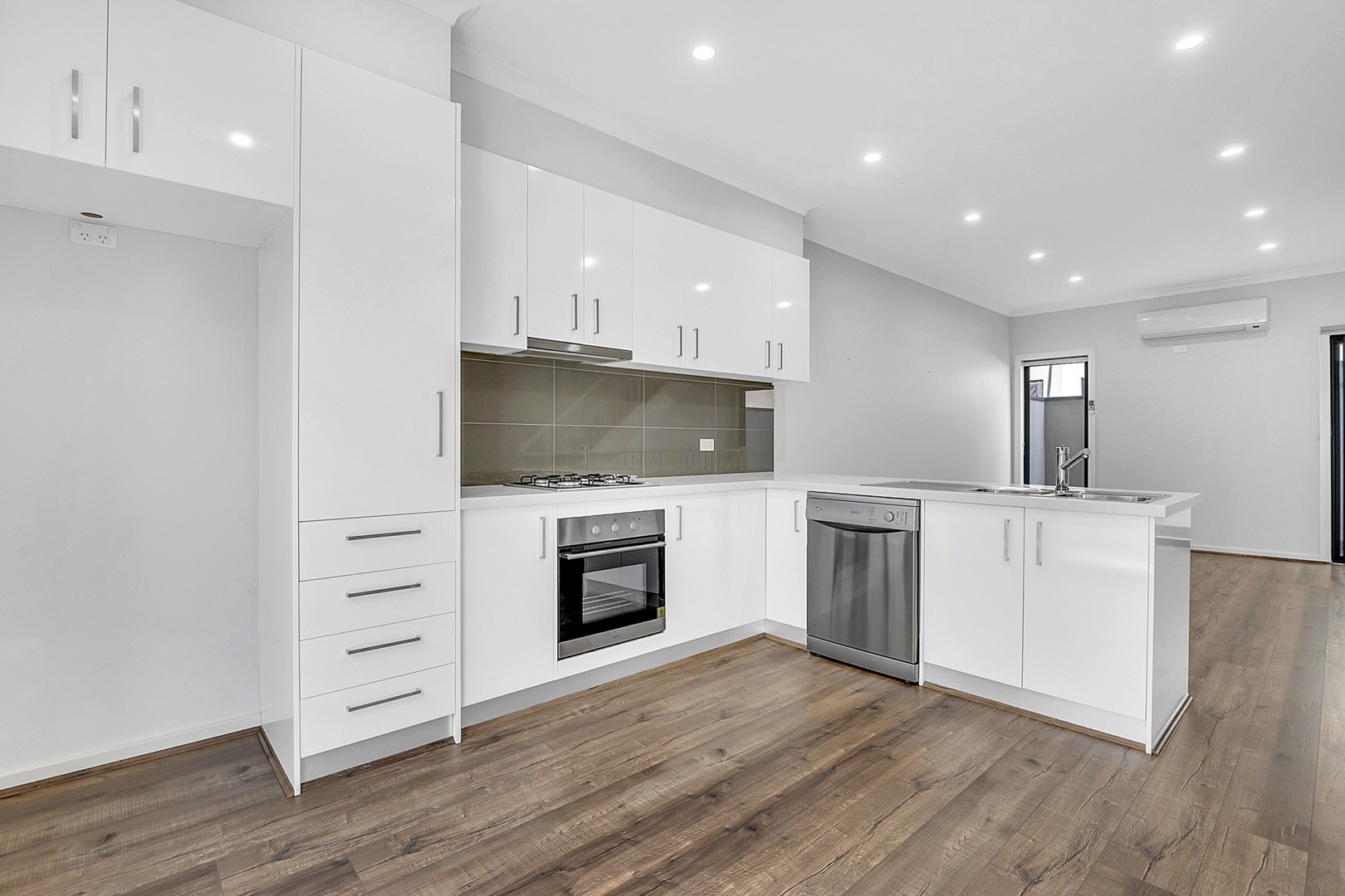 7/31-57 Punt Street, Craigieburn, VIC 3064, Craigieburn - Thumbnail 2