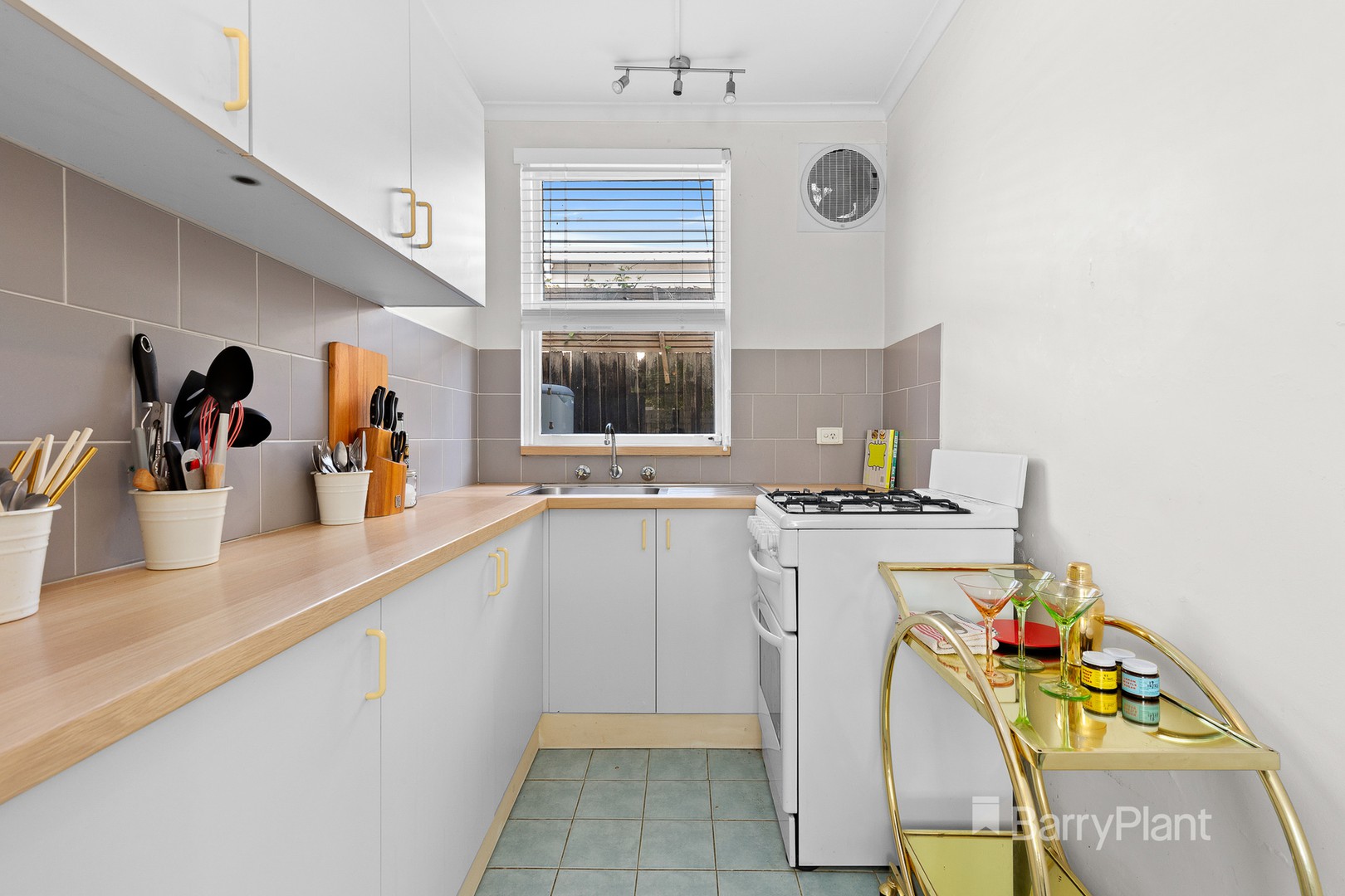 7/4 Spring StreetPreston, VIC 3072, Preston - Thumbnail 2