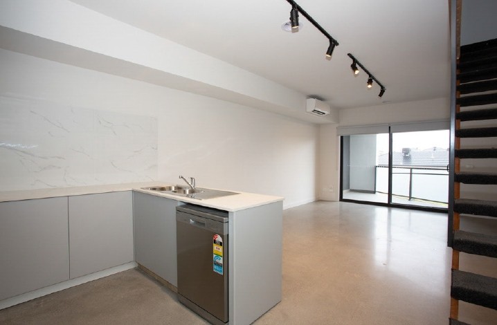 7/5 Obsidian Avenue, Tarneit, VIC 3029, Tarneit - Thumbnail 2