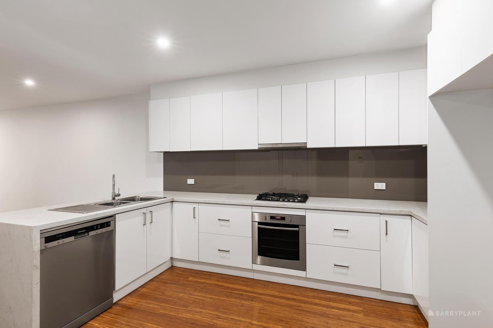 7/927-929 Doncaster Road, Doncaster East, VIC 3109, Doncaster East - Thumbnail 3