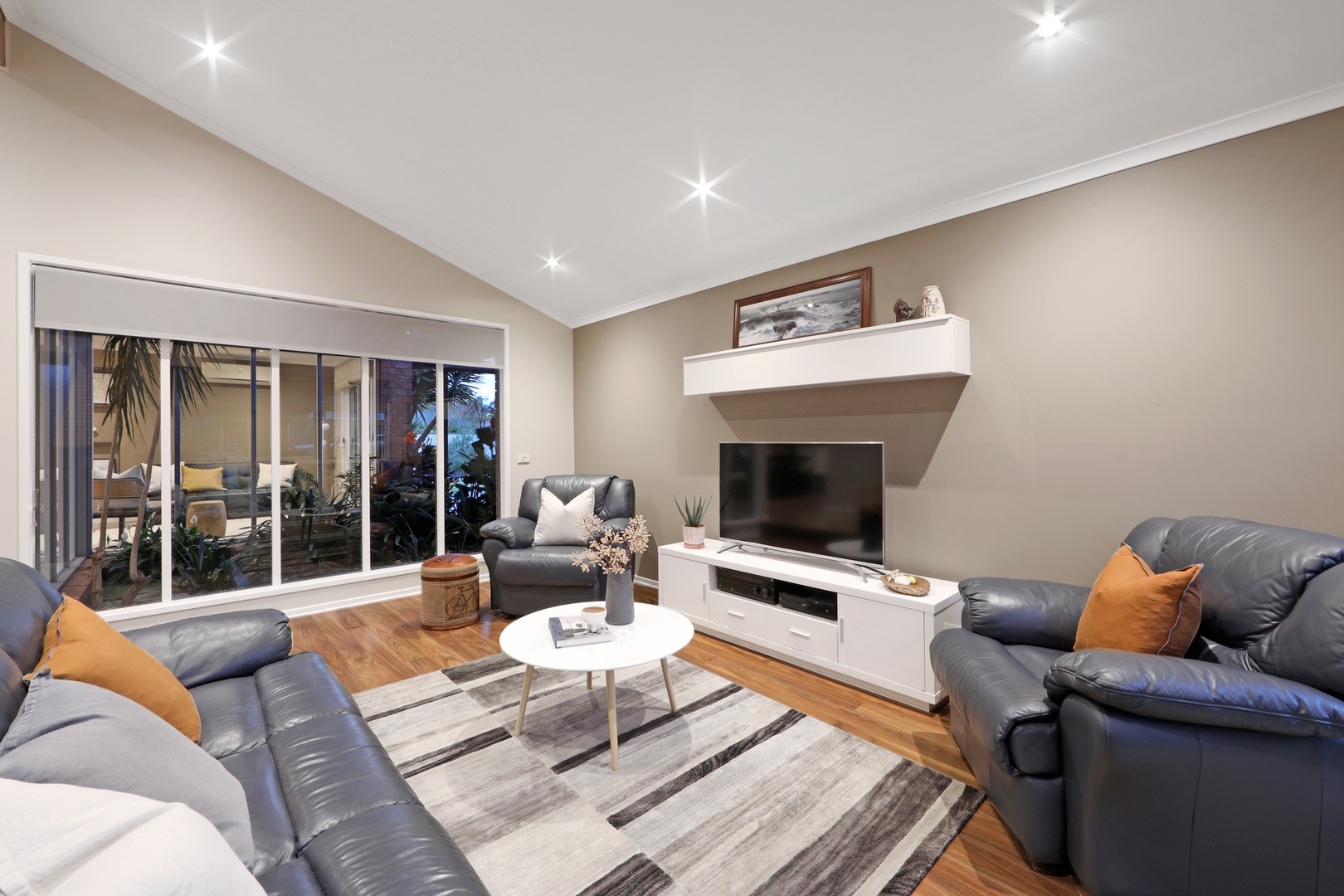 7 Adam Close, Rowville, VIC 3178, Rowville - Thumbnail 2