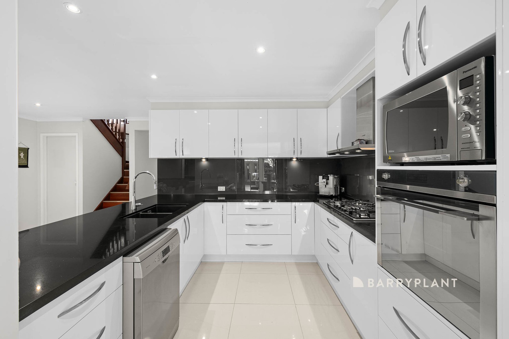 7 Ainsleigh Court, Narre Warren, VIC 3805, Narre Warren - Thumbnail 2