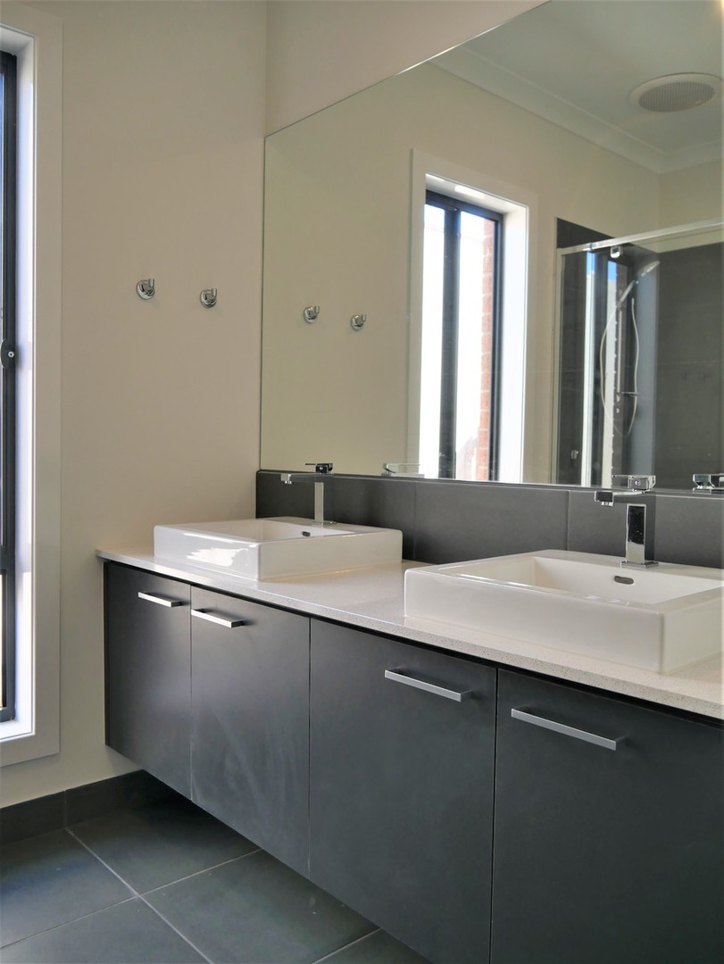 7 Ampitheatre Street, Eynesbury, VIC 3338 - Thumbnail 2 - 28/11/2022