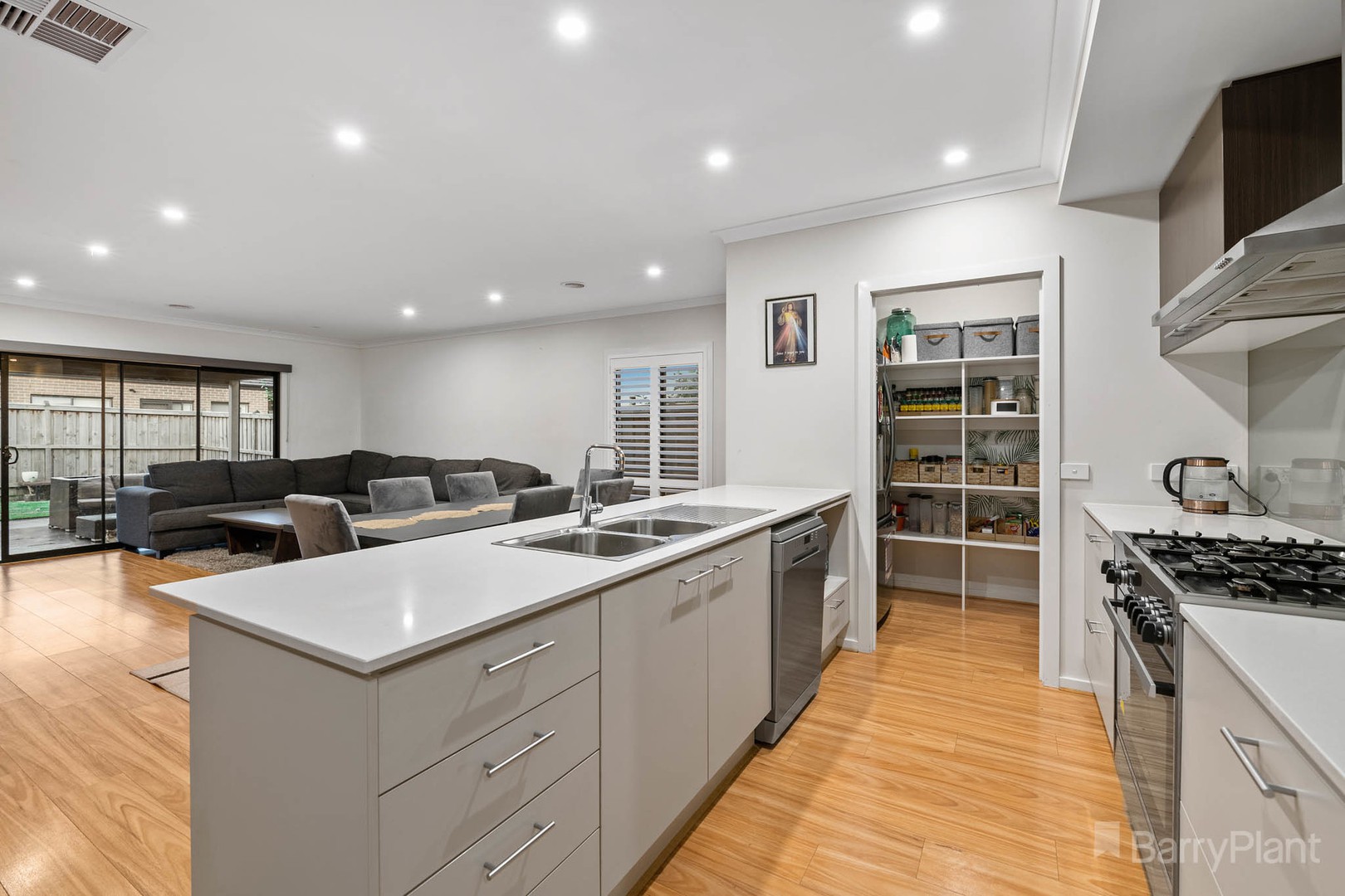 7 Arubi Avenue, Clyde North, VIC 3978, Clyde North - Thumbnail 4