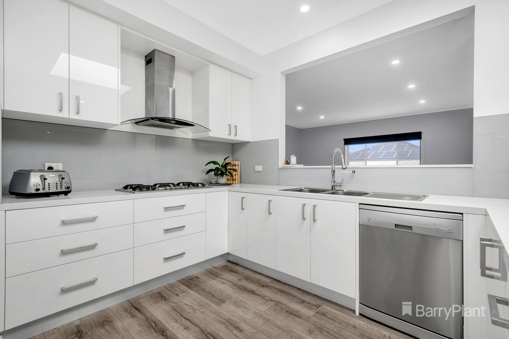 7 Avonmore Close, Mill Park, VIC 3082, Mill Park - Thumbnail 2
