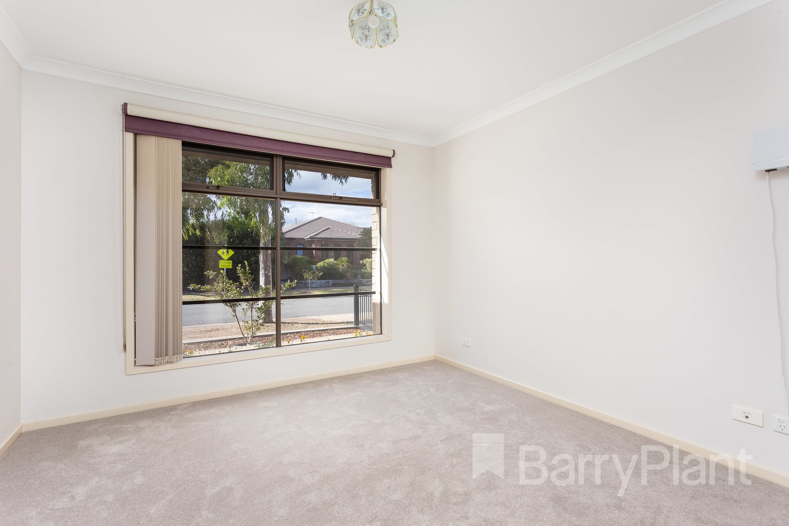 7 Beaurepaire Drive, Point Cook, VIC 3030, Point Cook - Thumbnail 2