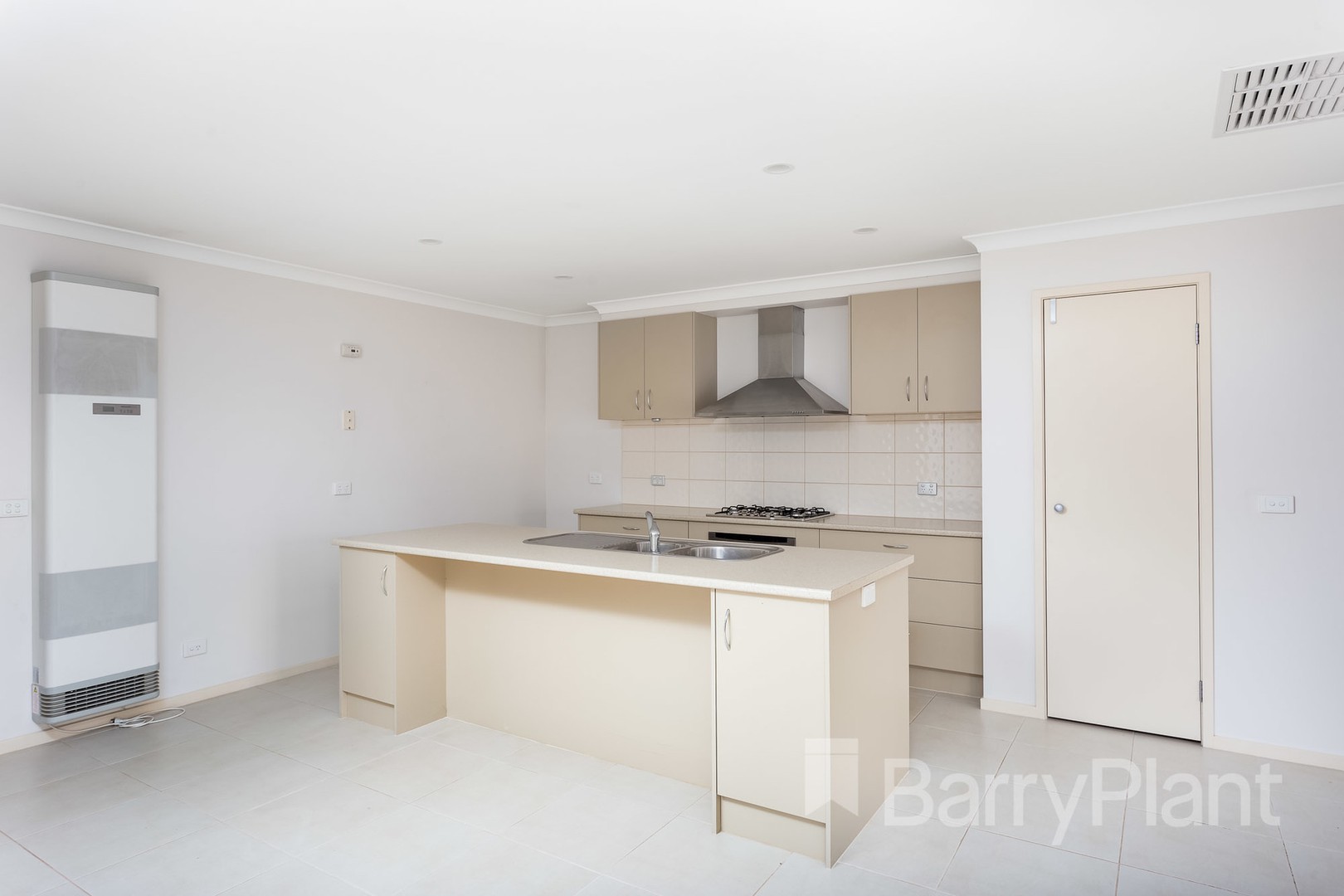 7 Beaurepaire Drive, Point Cook, VIC 3030, Point Cook - Thumbnail 4