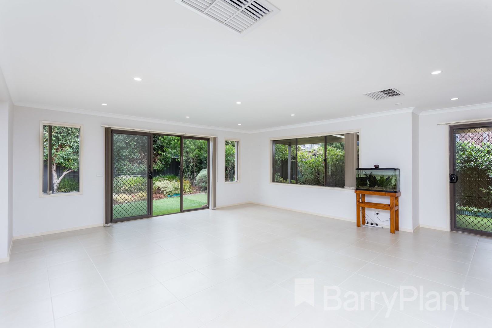 7 Beaurepaire Drive, Point Cook, VIC 3030, Point Cook - Thumbnail 5