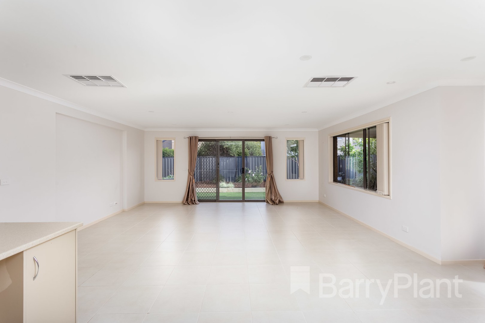 7 Beaurepaire Drive, Point Cook, VIC 3030, Point Cook - Thumbnail 6