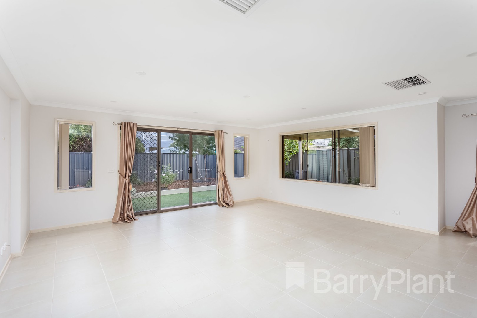 7 Beaurepaire Drive, Point Cook, VIC 3030, Point Cook - Thumbnail 7