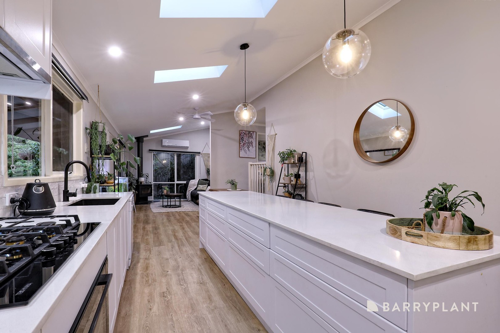 7 Berrys Road, Emerald, VIC 3782 - Thumbnail 2 - 04/03/2025