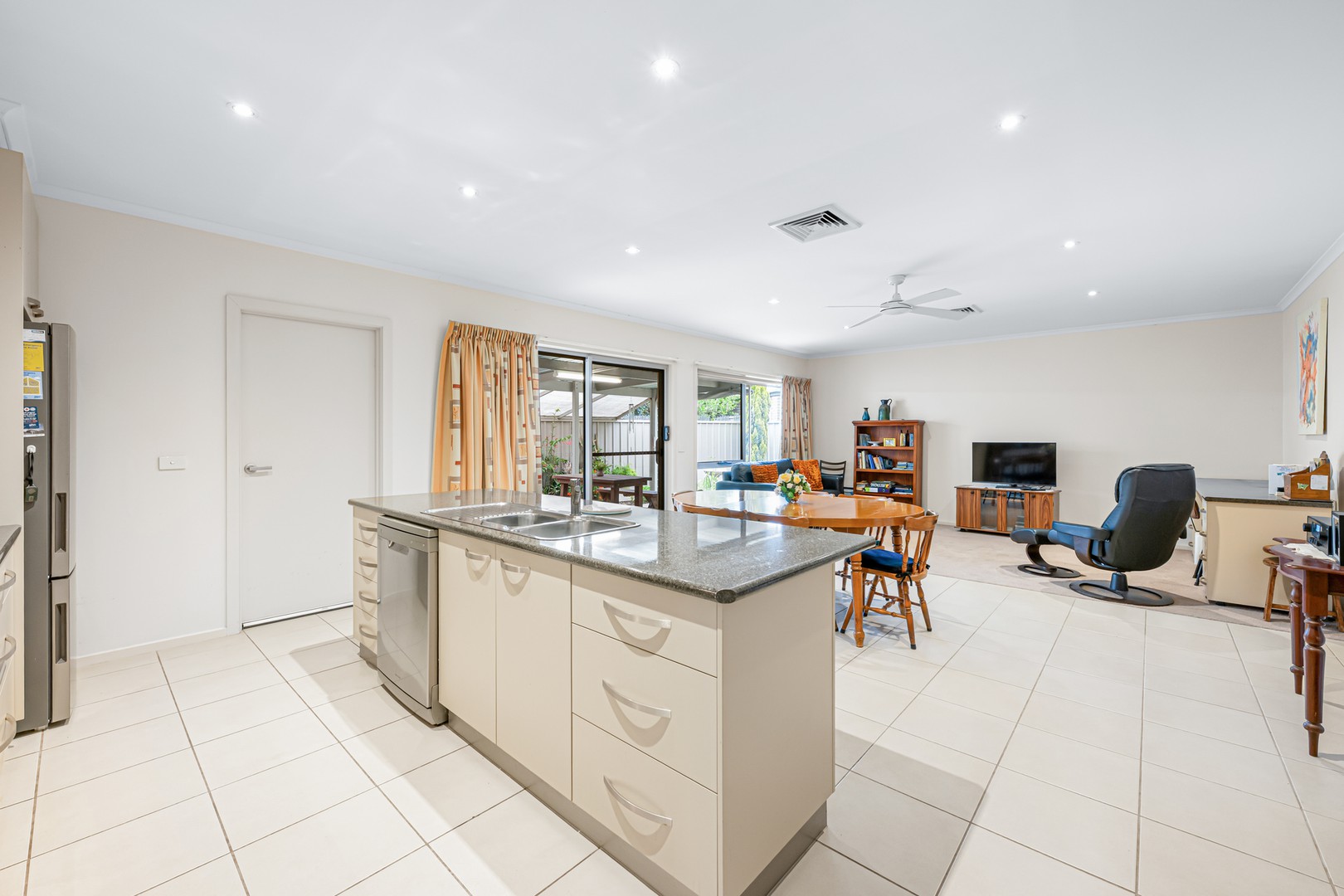 7 Betty Krake Drive, Red Cliffs, VIC 3496 - Thumbnail 2 - 05/12/2025