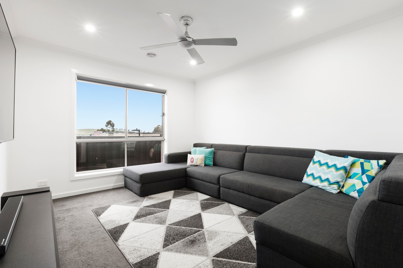 7 Bickerton Crescent, Mernda, VIC 3754 - Thumbnail 1 - 08/12/2021