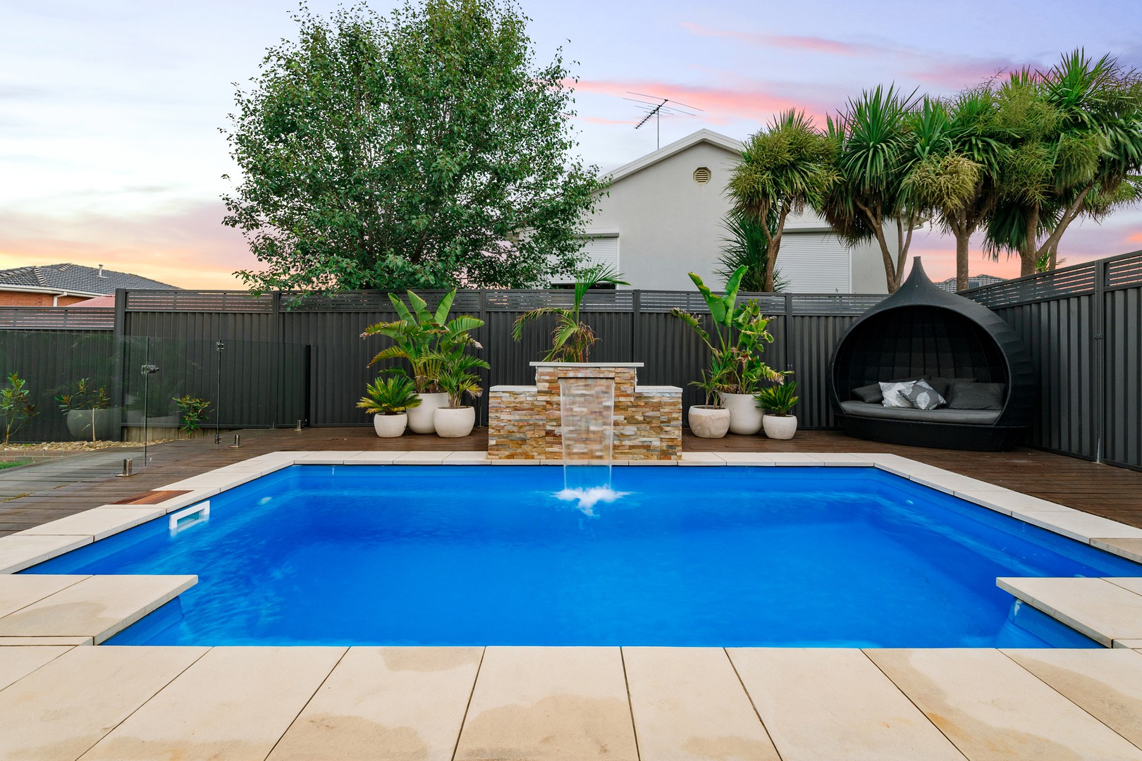 7 Blackman Crescent, Taylors Lakes, VIC 3038, Taylors Lakes - Thumbnail 2