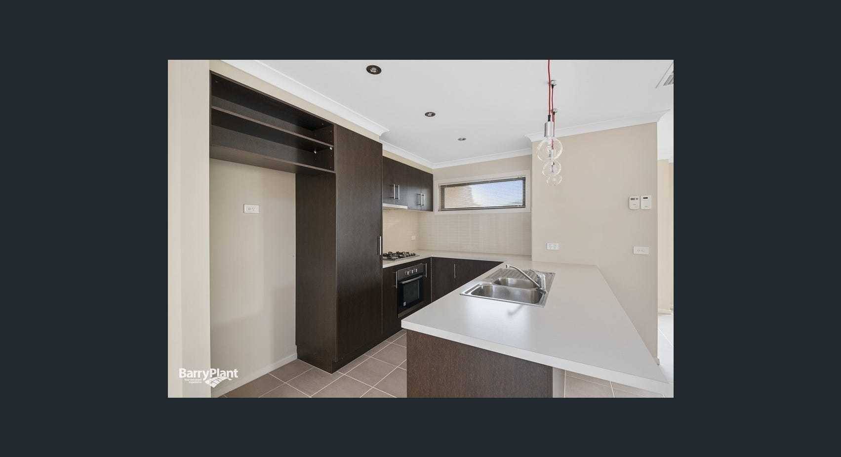 7 Boathaven Road, Point Cook, VIC 3030 - Thumbnail 2 - 01/12/2021