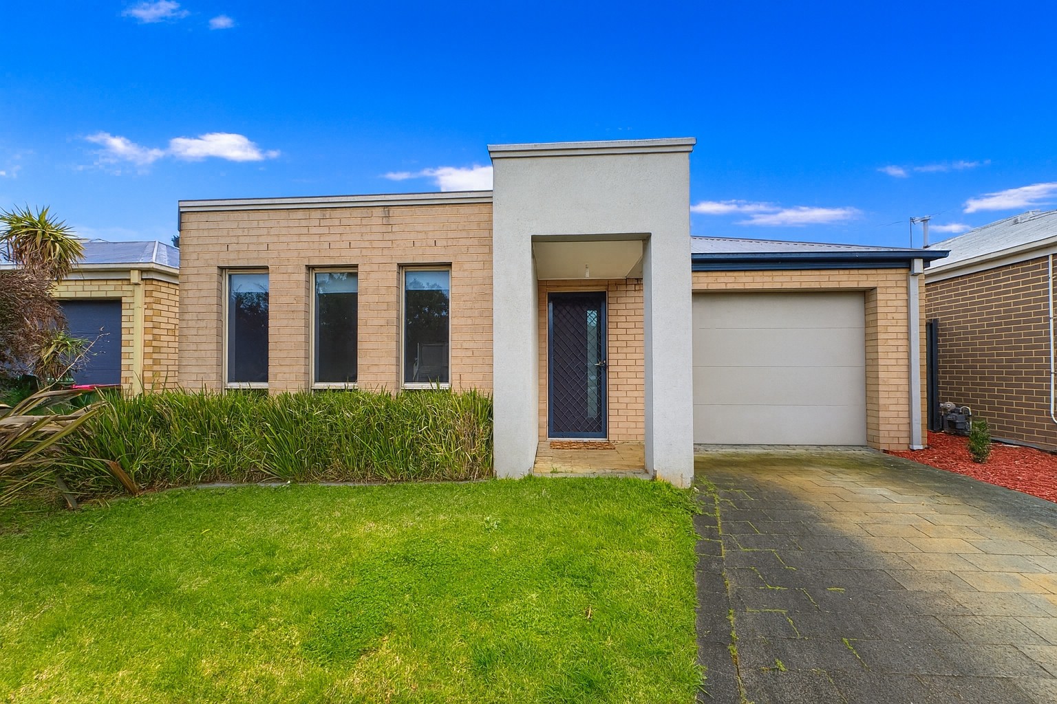 7 Burdekin Lane, Pakenham, VIC 3810, Pakenham - Thumbnail 2