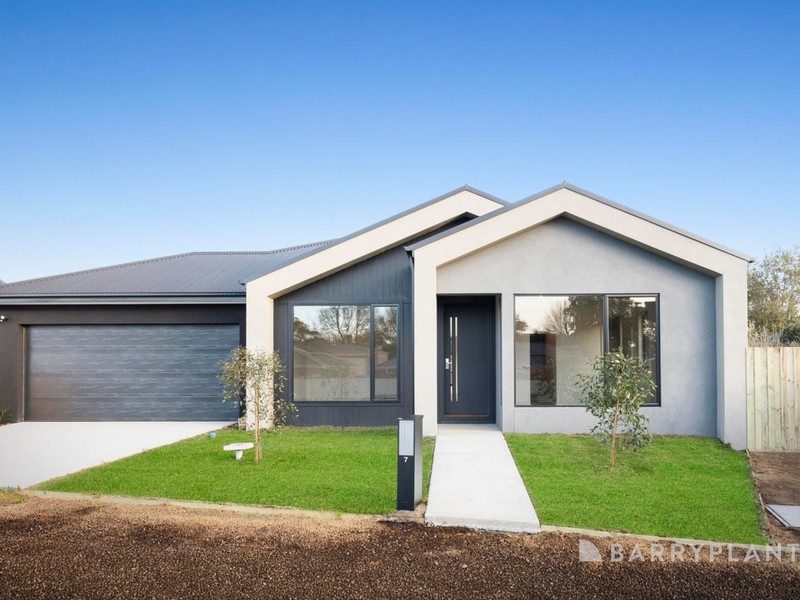 7 Burdeu Street, Golden Point, VIC 3350 - Image - 27/08/2026