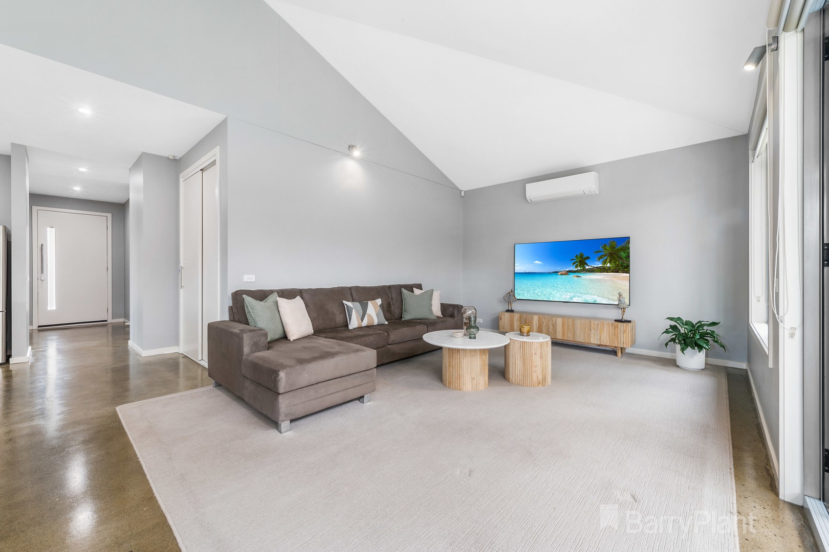 7 Buvelot Crescent, Caroline Springs, VIC 3023, Caroline Springs - Thumbnail 3