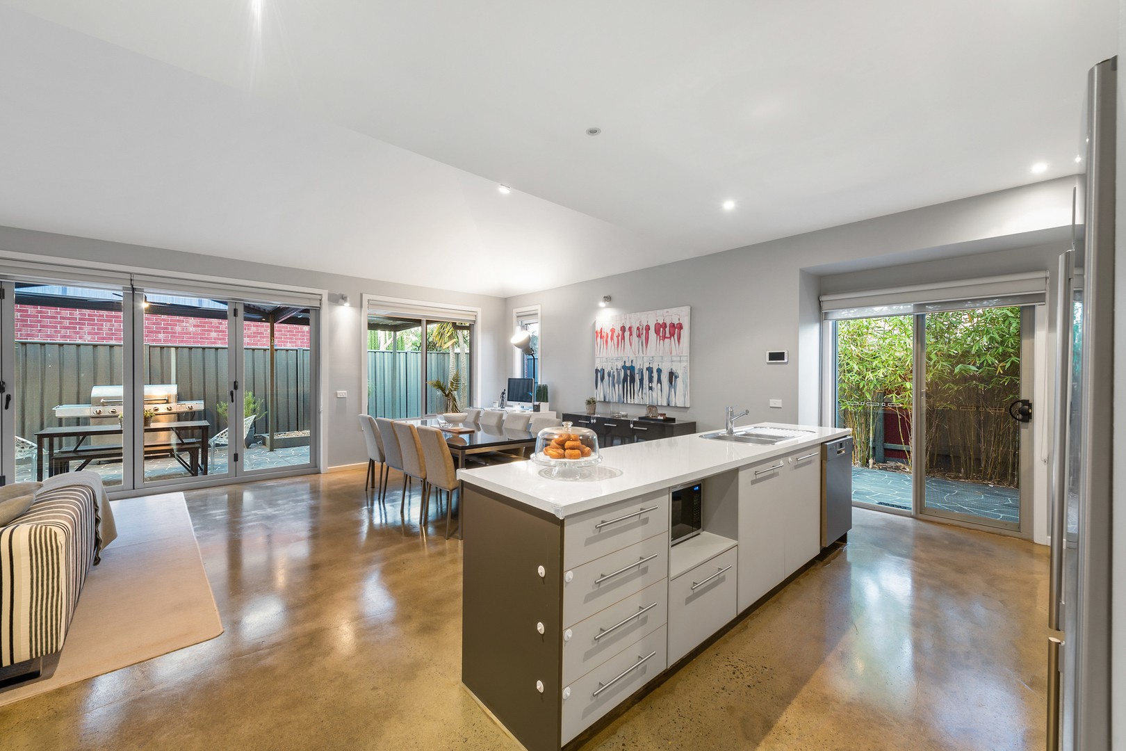 7 Buvelot Crescent, Caroline Springs, VIC 3023, Caroline Springs - Thumbnail 5