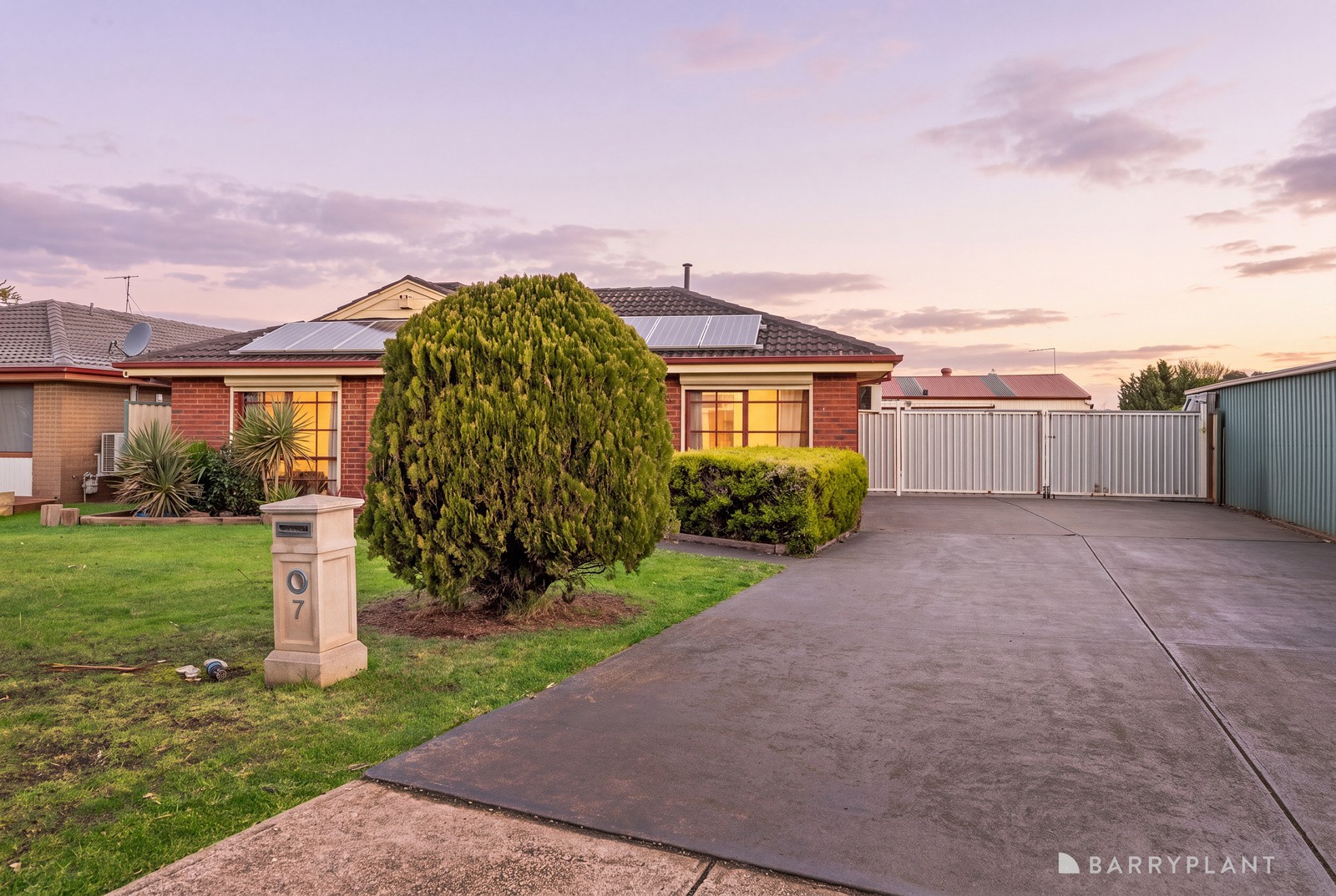 7 Campaspe Crescent, Brookfield, VIC 3338 - Thumbnail 2 - 12/08/2026