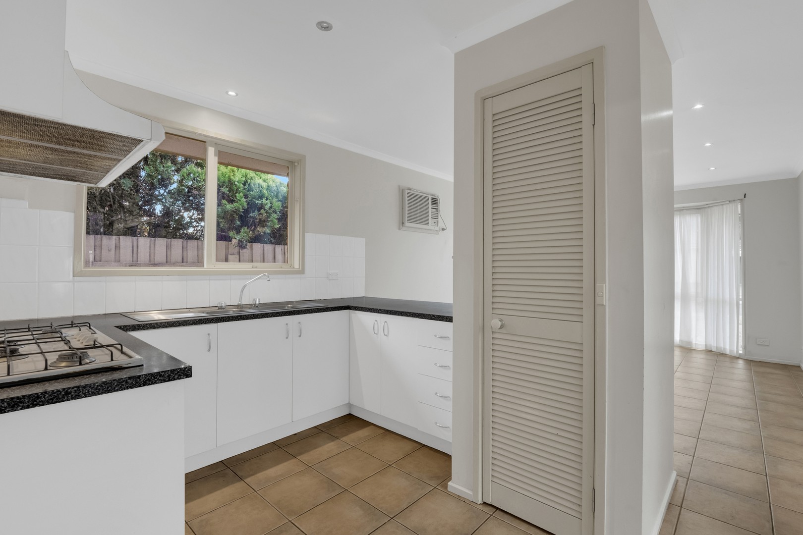 7 Cardiff Court, Craigieburn, VIC 3064, Craigieburn - Thumbnail 4