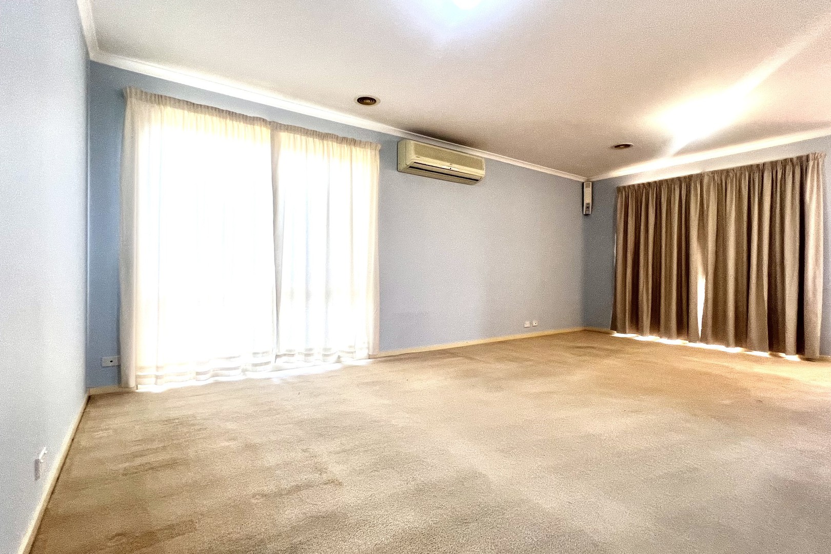 7 Currie Drive, Delahey, VIC 3037 - Thumbnail 2 - 24/02/2025