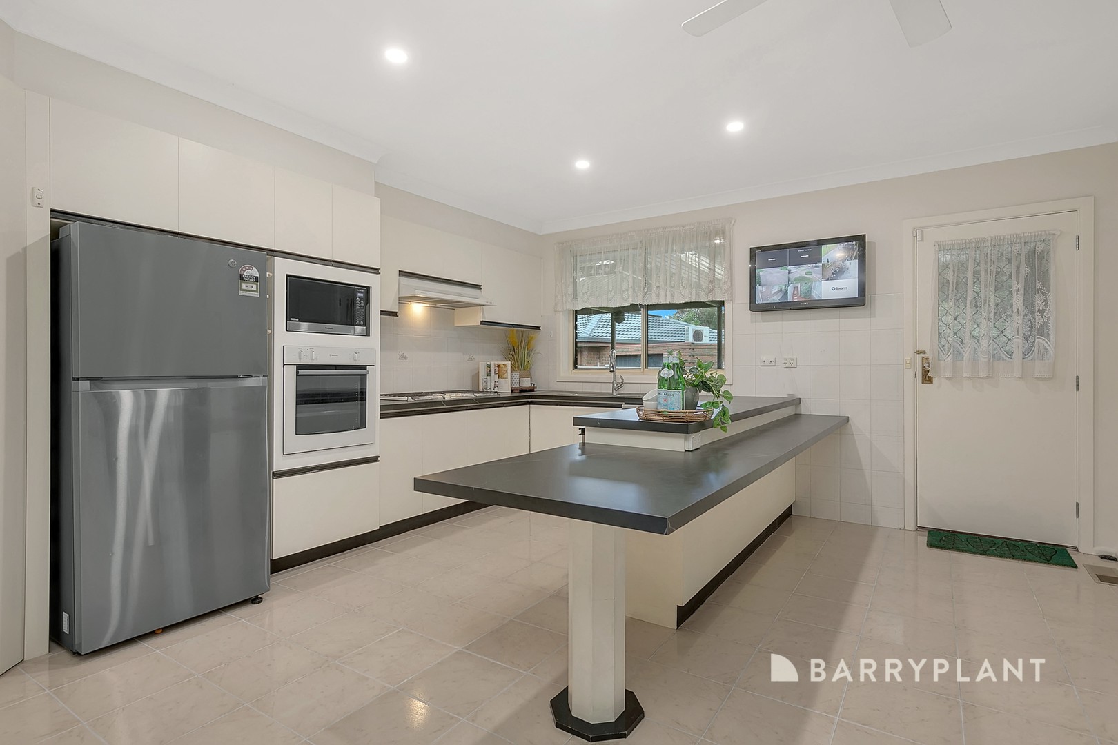 7 Dalbury Place, Mill Park, VIC 3082, Mill Park - Thumbnail 4