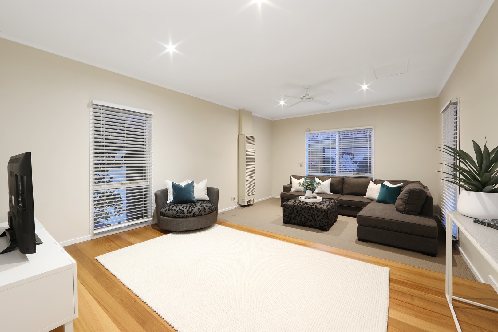 7 Daniella Court, Rowville, VIC 3178, Rowville - Thumbnail 2