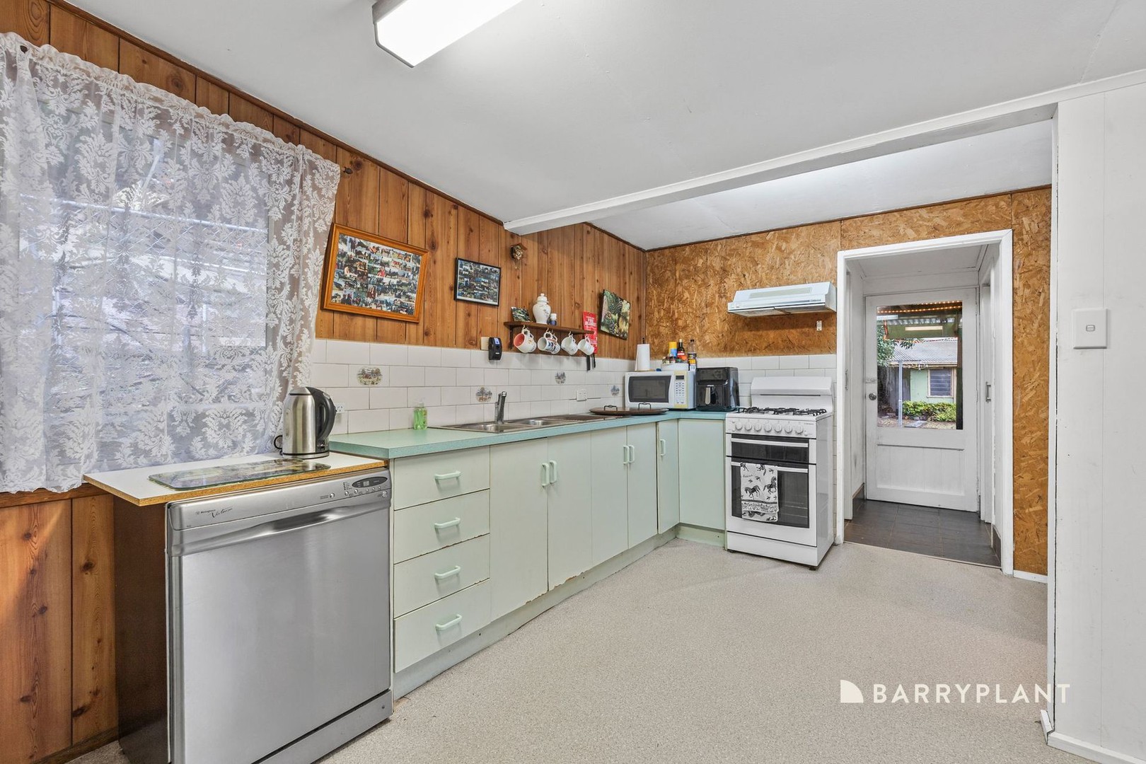 7 Daphne Crescent, Hurstbridge, VIC 3099 - Thumbnail 2 - 15/04/2026