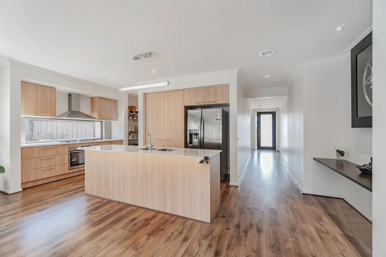 7 Delany Lane, Craigieburn, VIC 3064, Craigieburn - Thumbnail 2