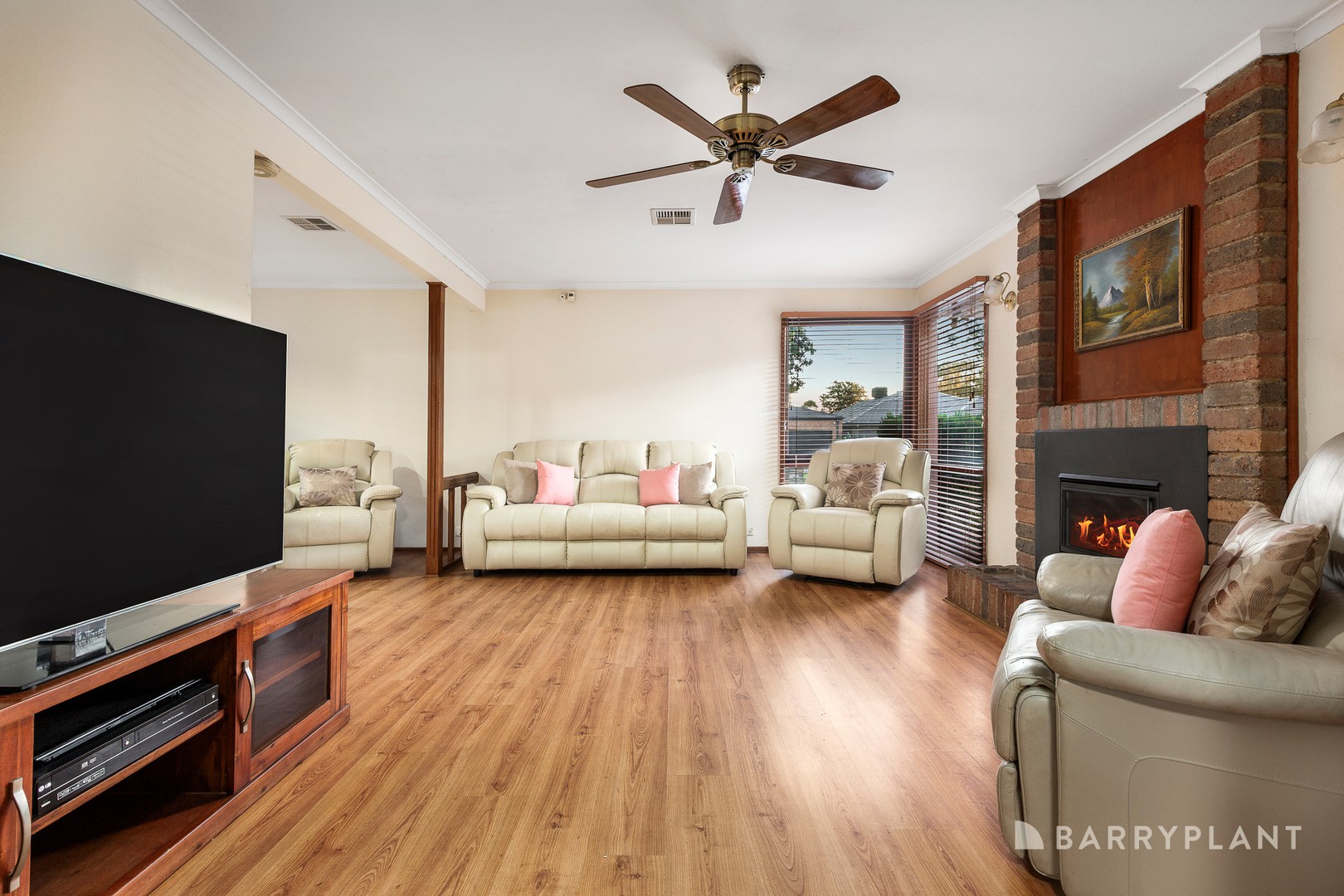 7 Dorrington Court, Dingley Village, VIC 3172 - Thumbnail 2 - 08/05/2025