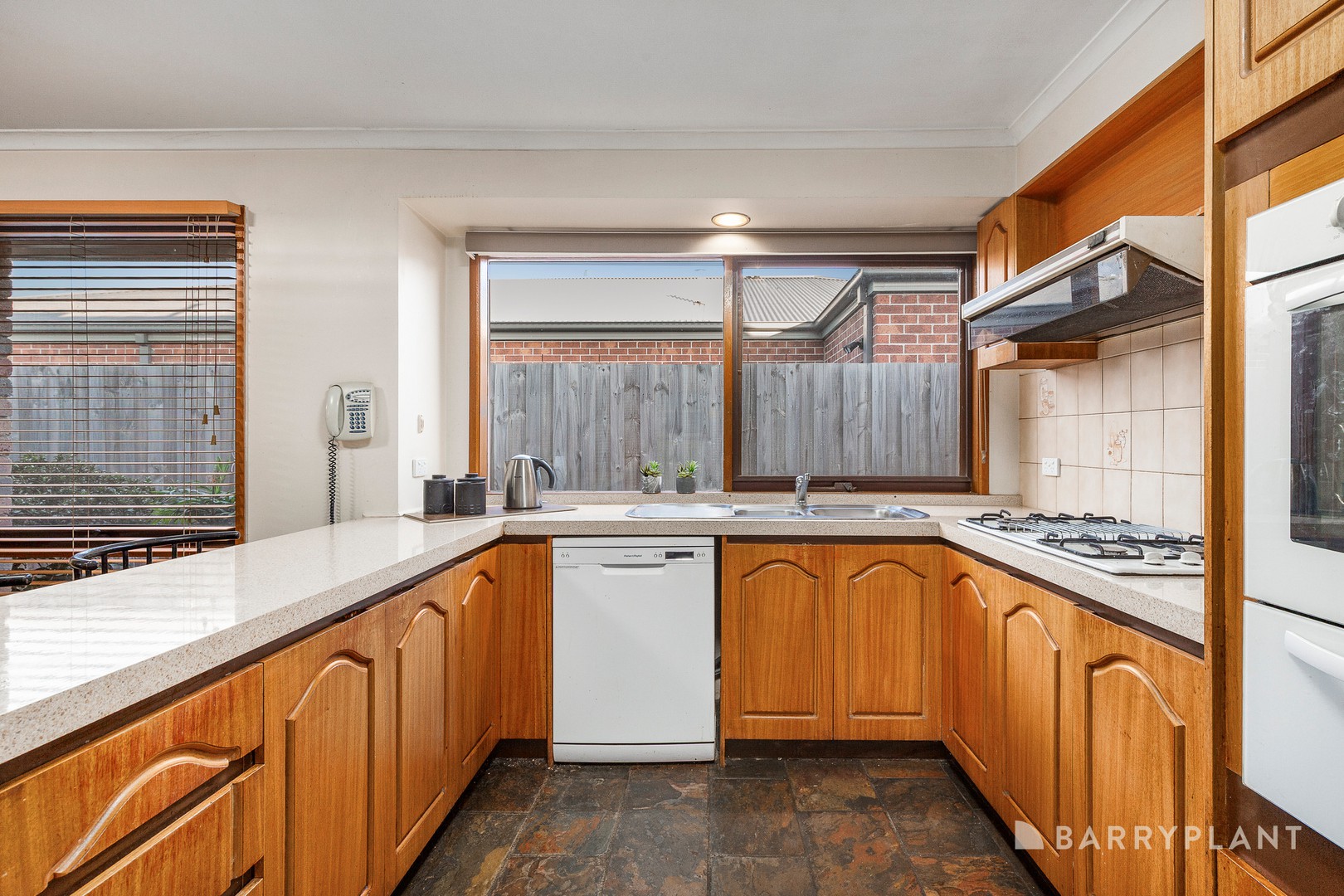 7 Dorrington Court, Dingley Village, VIC 3172, Dingley Village - Thumbnail 4