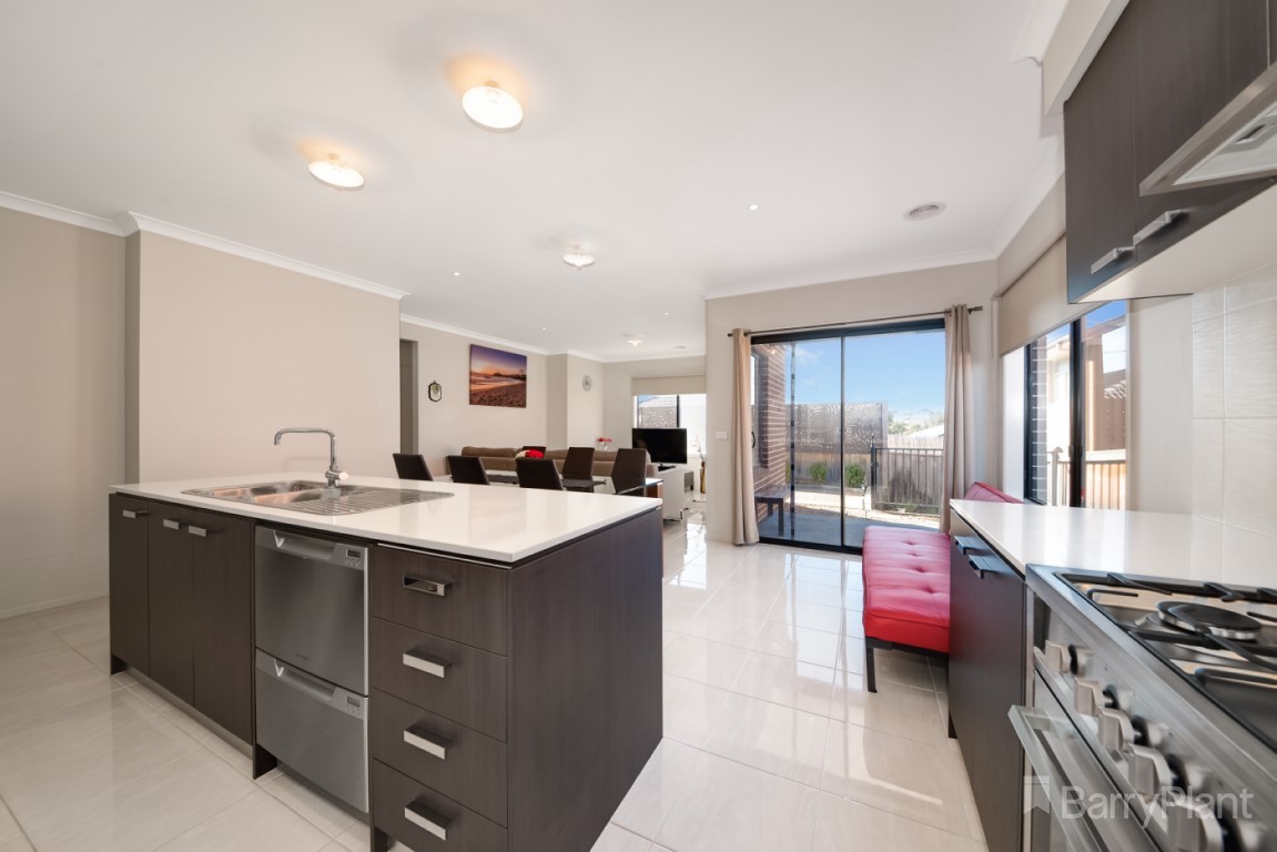 7 Embling Street, Pakenham, VIC 3810, Pakenham - Thumbnail 3