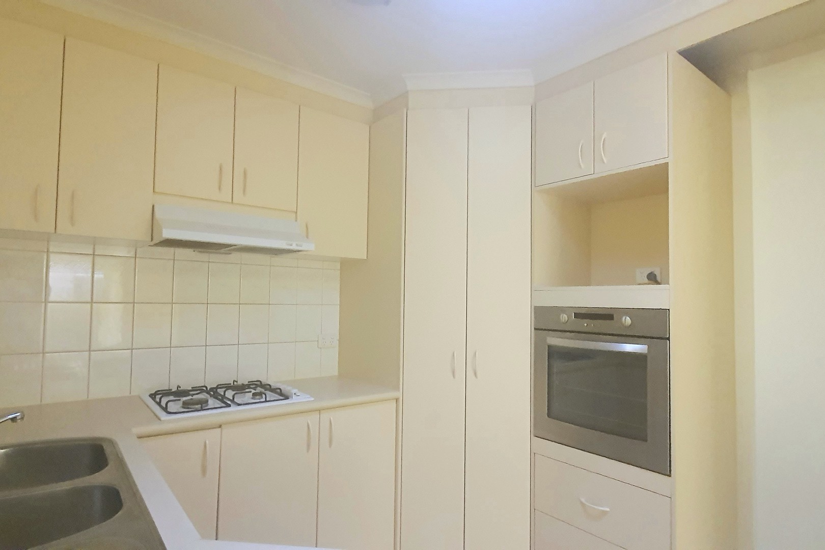 7 Federation Walk, Hughesdale, VIC 3166 - Thumbnail 2 - 14/04/2025