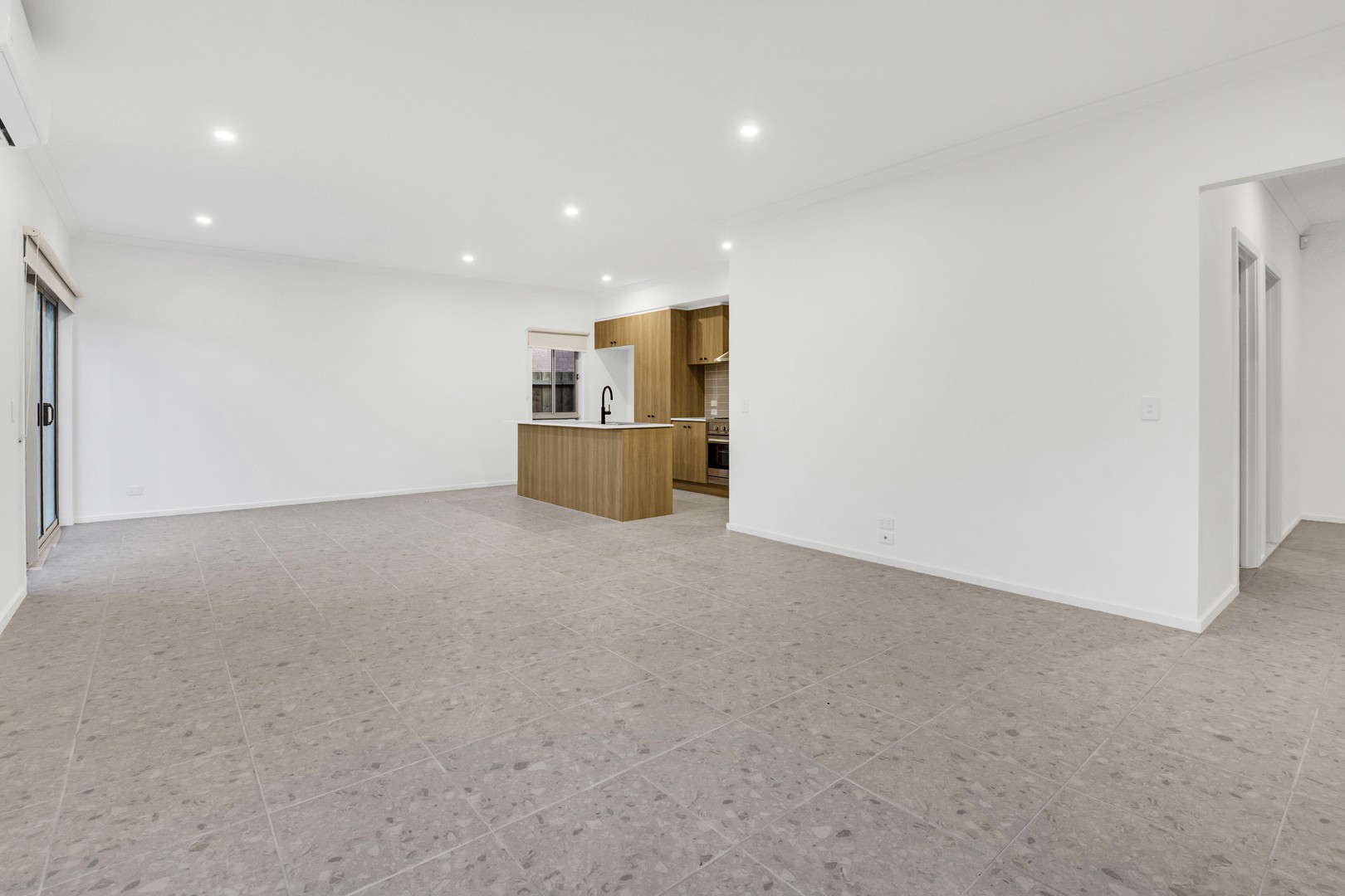 7 Fishpool Crescent, Wollert, VIC 3750, Wollert - Thumbnail 4