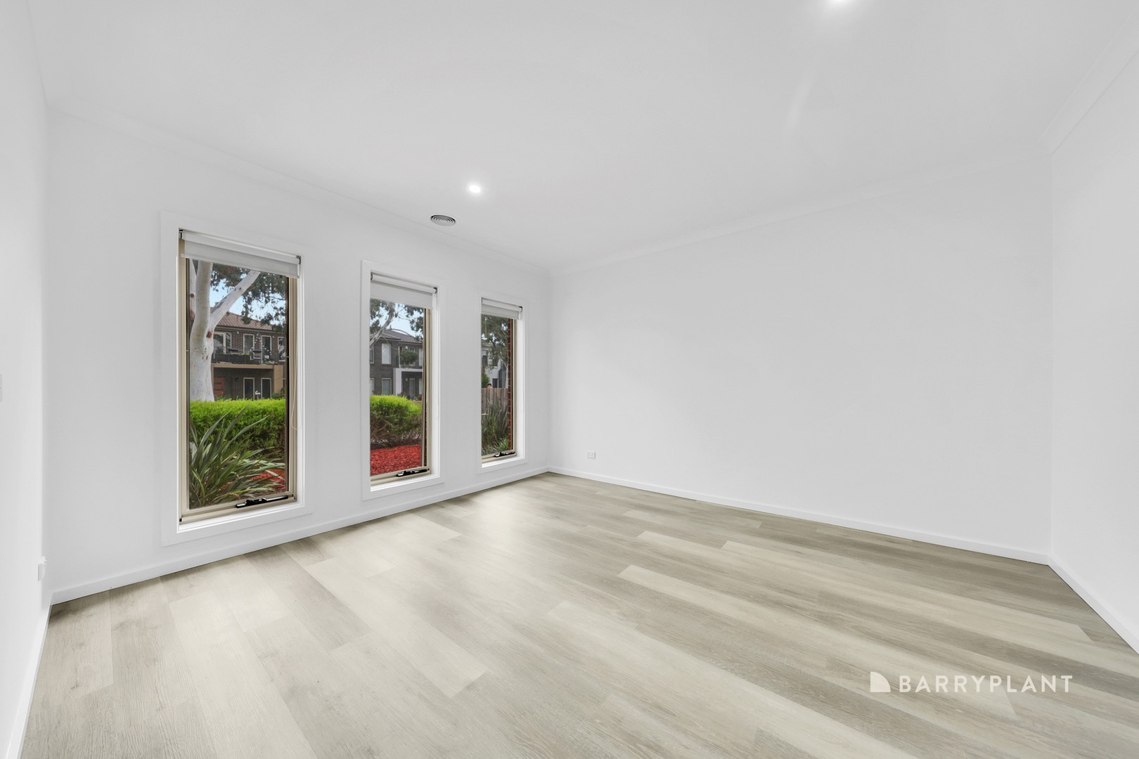 7 Fitzgerald Drive, South Morang, VIC 3752 - Thumbnail 2 - 03/06/2026