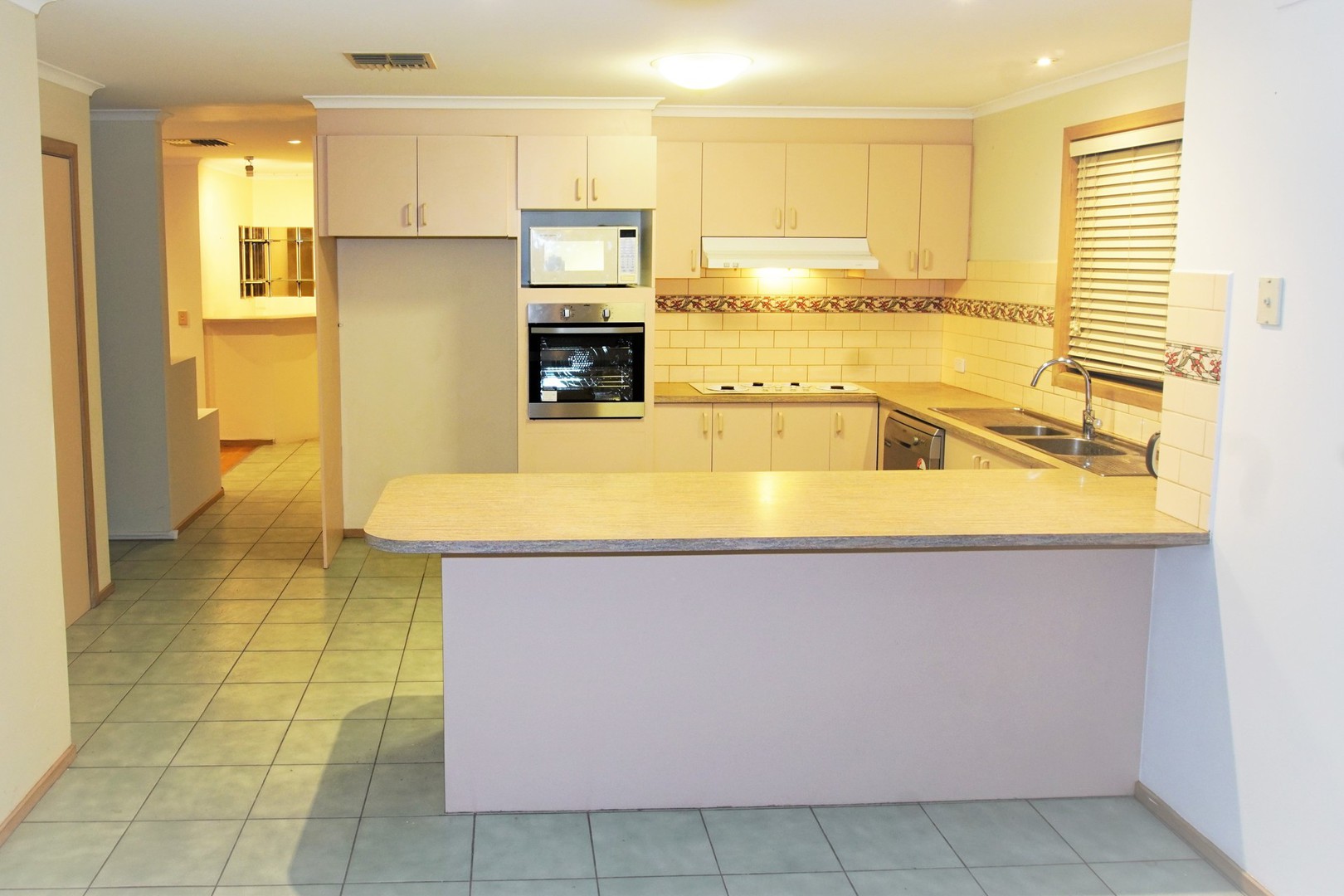 7 Galloway Court, Taylors Lakes, VIC 3038 - Thumbnail 1 - 11/03/2020