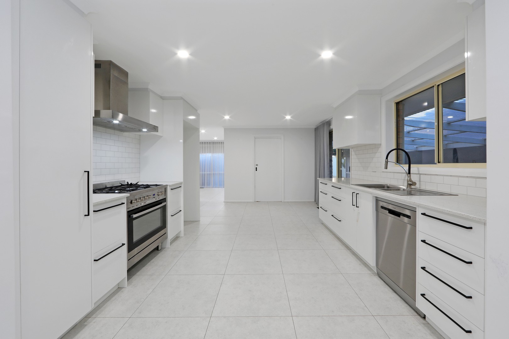 7 Garner Court, Endeavour Hills, VIC 3802, Endeavour Hills - Thumbnail 2