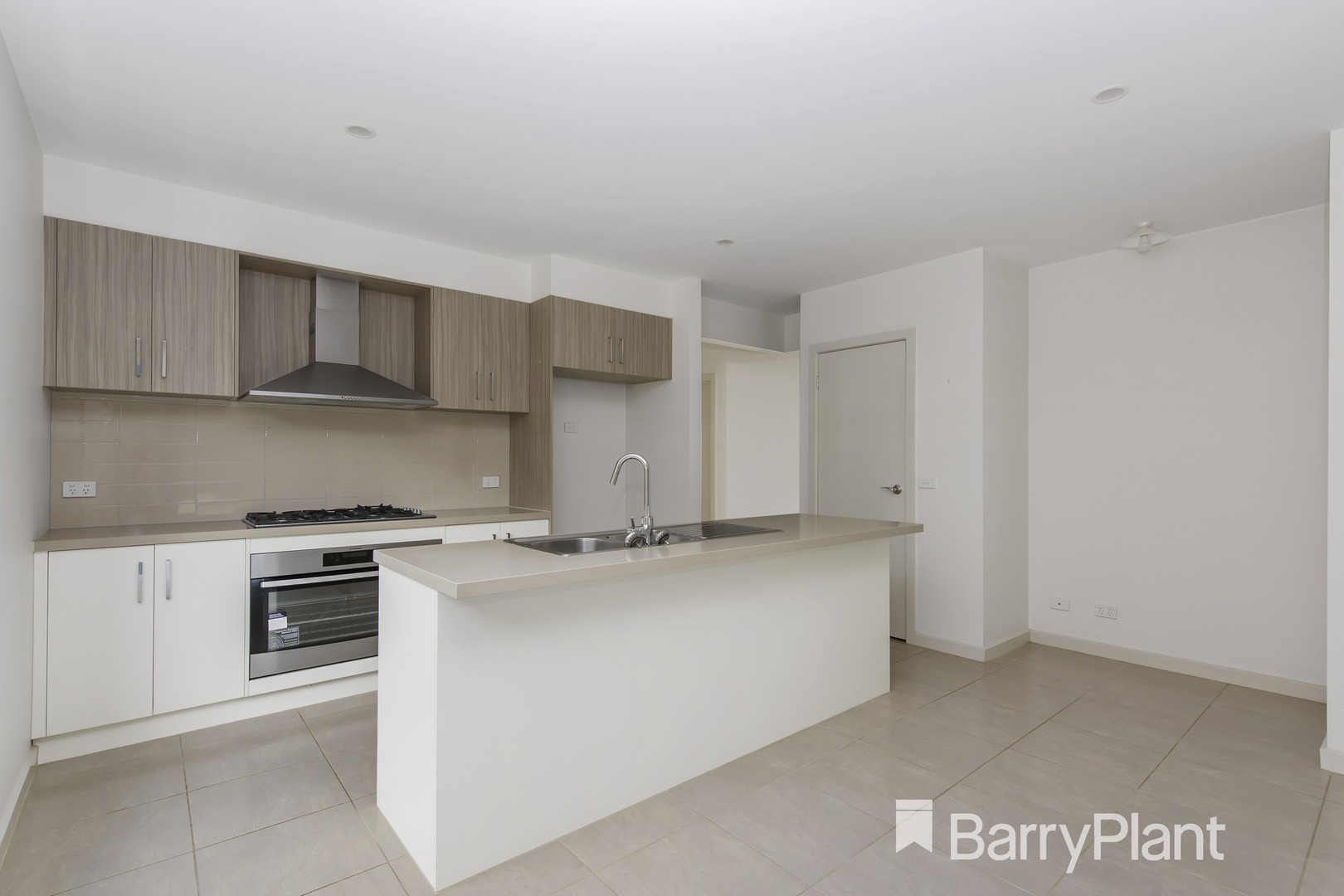 7 Gellibrand Street, Werribee, VIC 3030, Werribee - Thumbnail 3