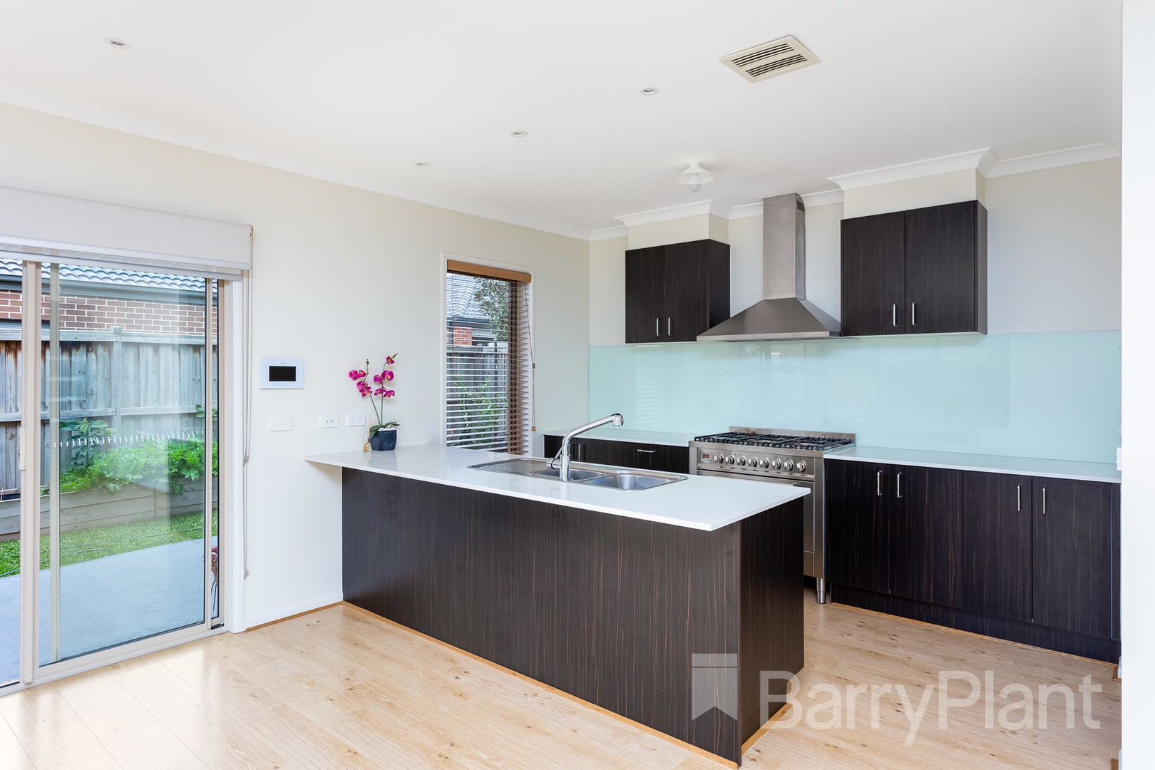 7 Geraldton Road, Point Cook, VIC 3030, Point Cook - Thumbnail 2
