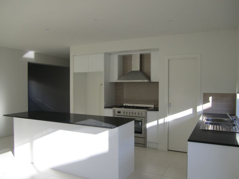 7 Glenelg Road, Werribee, VIC 3030, Werribee - Thumbnail 4