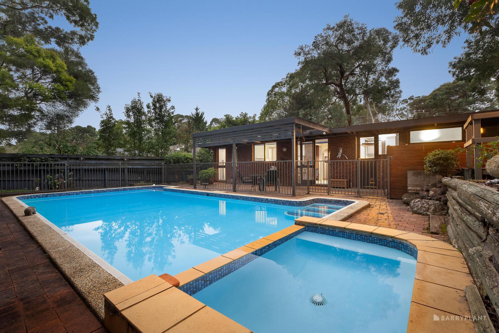 7 Glenister Drive, Eltham, VIC 3095 - Thumbnail 2 - 03/05/2024